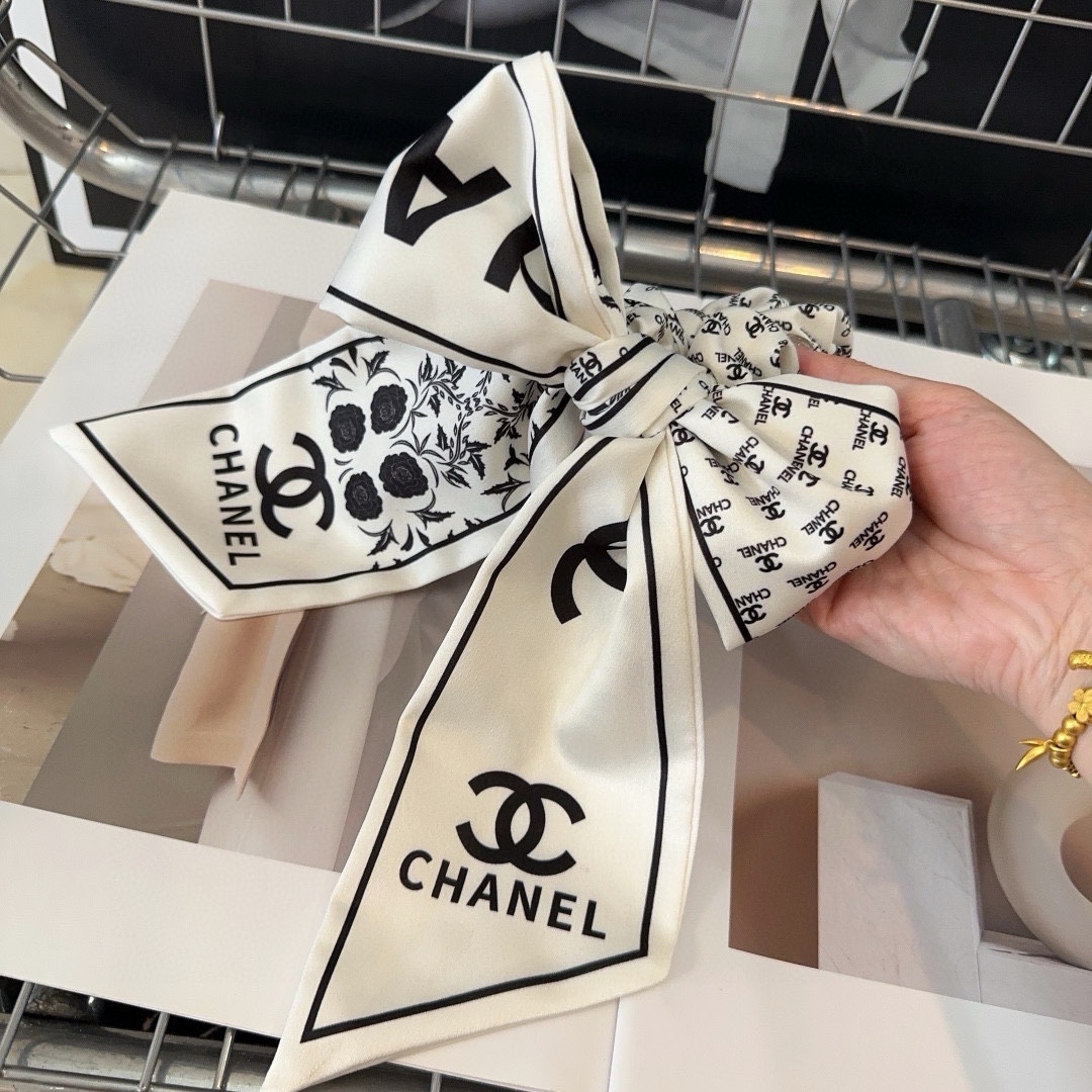 Chanel香奈儿最新小香发圈简单实用时尚潮流！小仙女必备