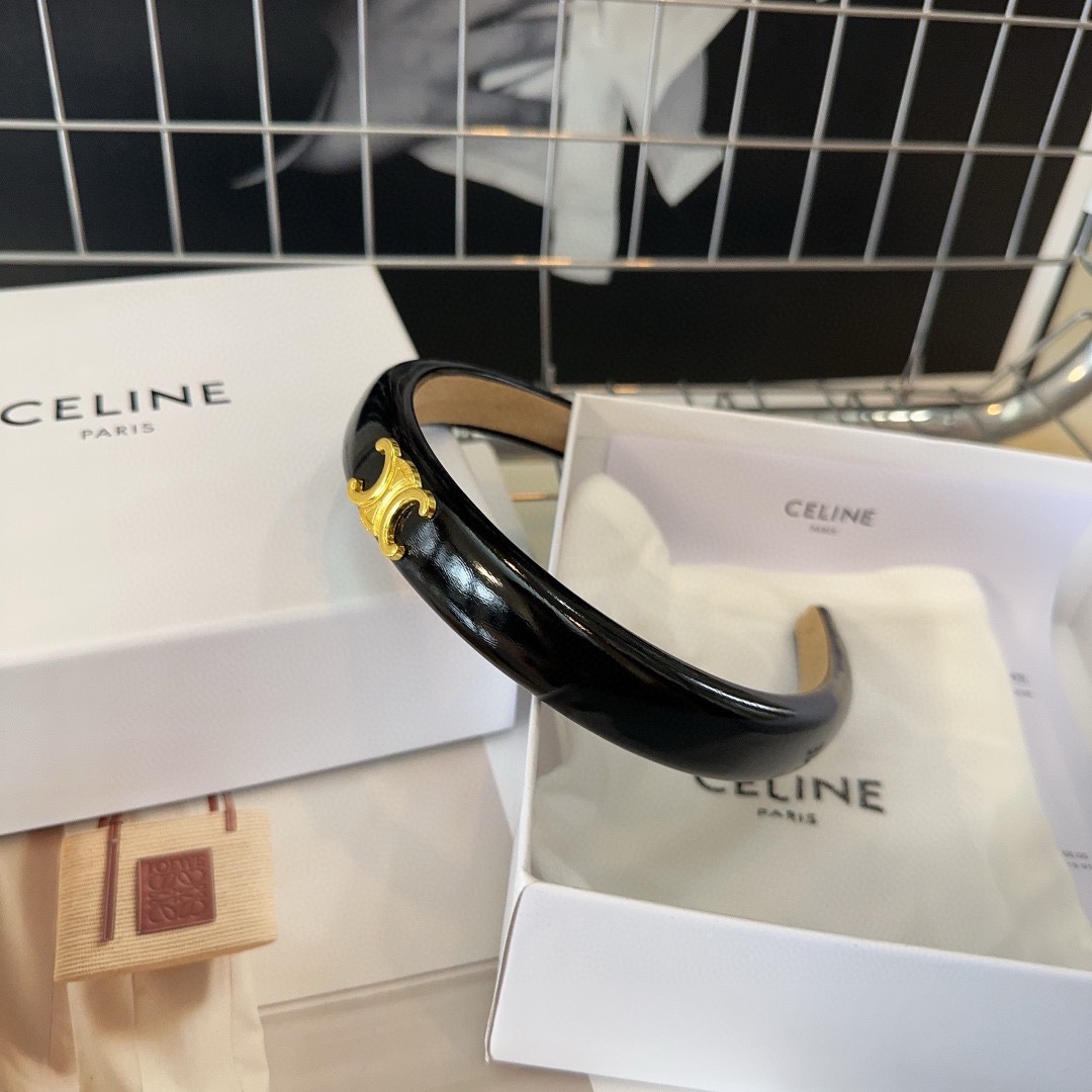 CELINE赛琳凯旋门新款发箍精致舒适非常时尚百搭！女神必备单品