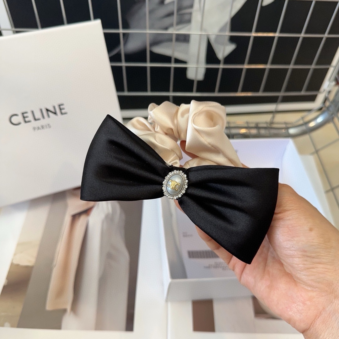 CELINE赛琳凯旋门新款发圈精致舒适非常时尚百搭！女神必备单品