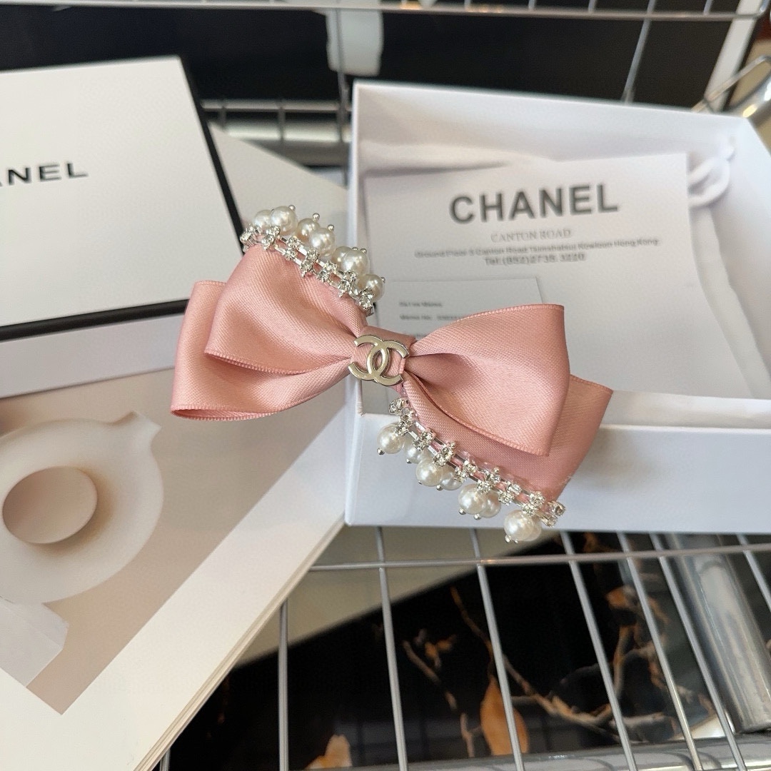 Chanel香奈儿最新款小香爆款鸭嘴发夹超级好看！名媛范儿十足小仙女必备