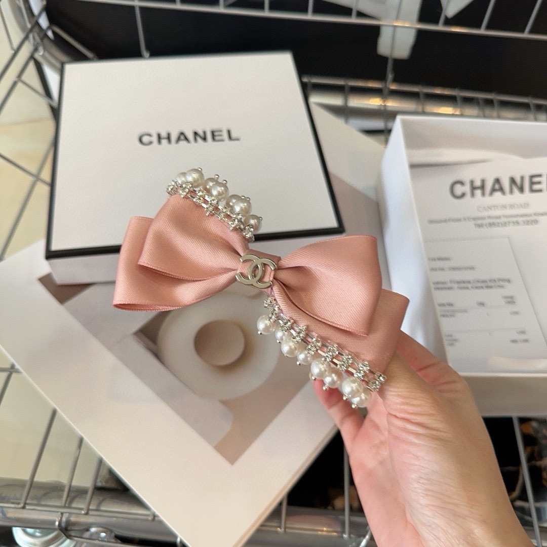 Chanel香奈儿最新款小香爆款鸭嘴发夹超级好看！名媛范儿十足小仙女必备