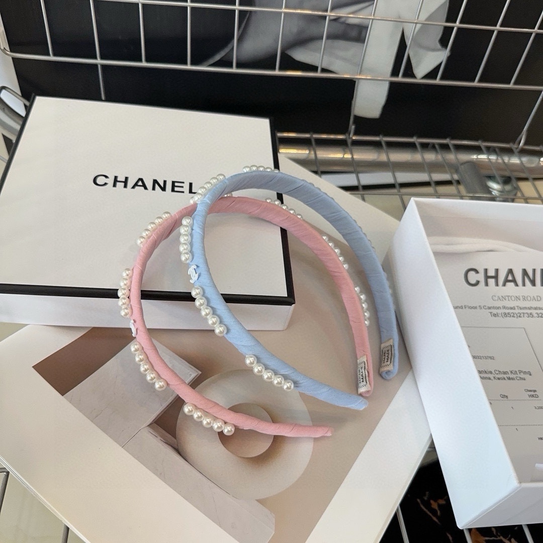 NO:280131,P with packaging box Chanel's latest small fragrant hairband, summer fresh series, full of ladylike style!  A must-have for fairies…hair accessories, hairpins, chanel, chanel, hairpins19860909P 配包装盒 Chanel (香奈儿)最新小香发箍 夏日小清新系列 ,淑女范儿十足！小仙女必备…发饰,发夹,chanel,chanel,hairpins,accessory