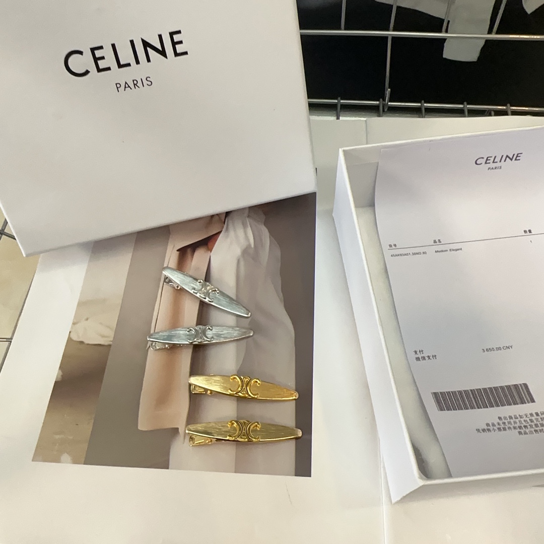 NO:280057,P with packaging box (one pair) CELINE Arc de Triomphe new small edge clip bang clip, brushed hardware, fashionable and versatile!  Goddess must-have hair accessories, hairpins, celine, celine, hairpins19860909P 配包装盒（一对） CELINE（赛琳）凯旋门新款小边夹刘海夹,拉丝五金,时尚百搭！女神必备单品发饰,发夹,celine,celine,hairpins,accessory