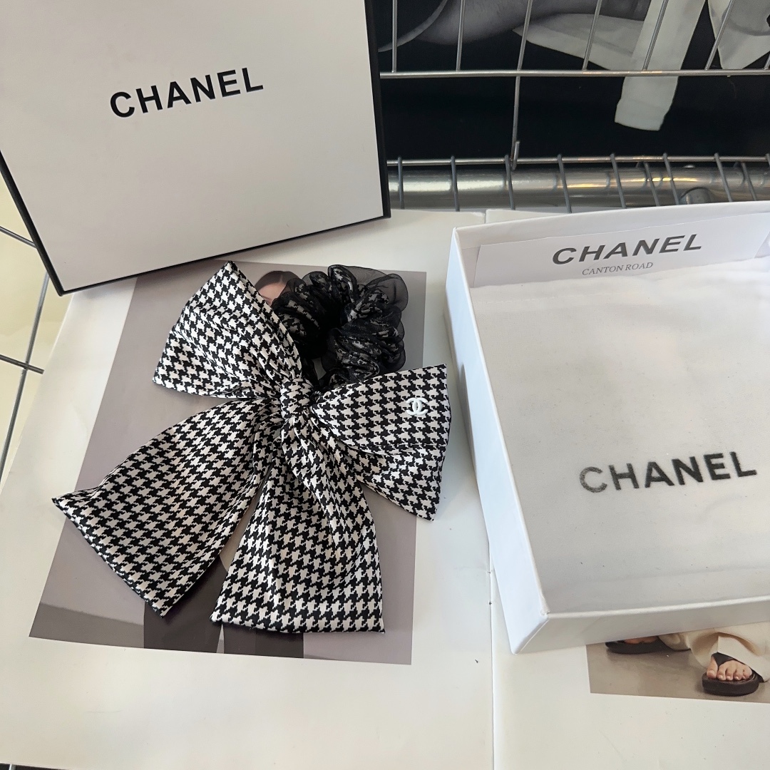 NO:280396,P with packaging box Chanel (Chanel) new small fragrance hair ring, full of ladylike style, so beautiful!  Goddess must enter hair accessories, hairpins, chanel, chanel, hairpins19860909P 配包装盒 Chanel (香奈儿)新款小香发圈,淑女范儿十足,实在太美了！女神必入哦发饰,发夹,chanel,chanel,hairpins,accessory