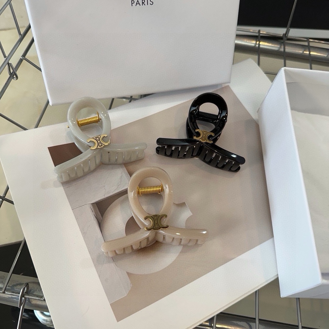 NO:280408,P with packaging box CELINE Arc de Triomphe new style grab clip, exquisite and comfortable, practical and versatile!  Goddess must-have hair accessories, hairpins, celine, celine, hairpins19860909P 配包装盒 CELINE（赛琳）凯旋门新款抓夹,精致舒适,实用百搭！女神必备单品发饰,发夹,celine,celine,hairpins,accessory