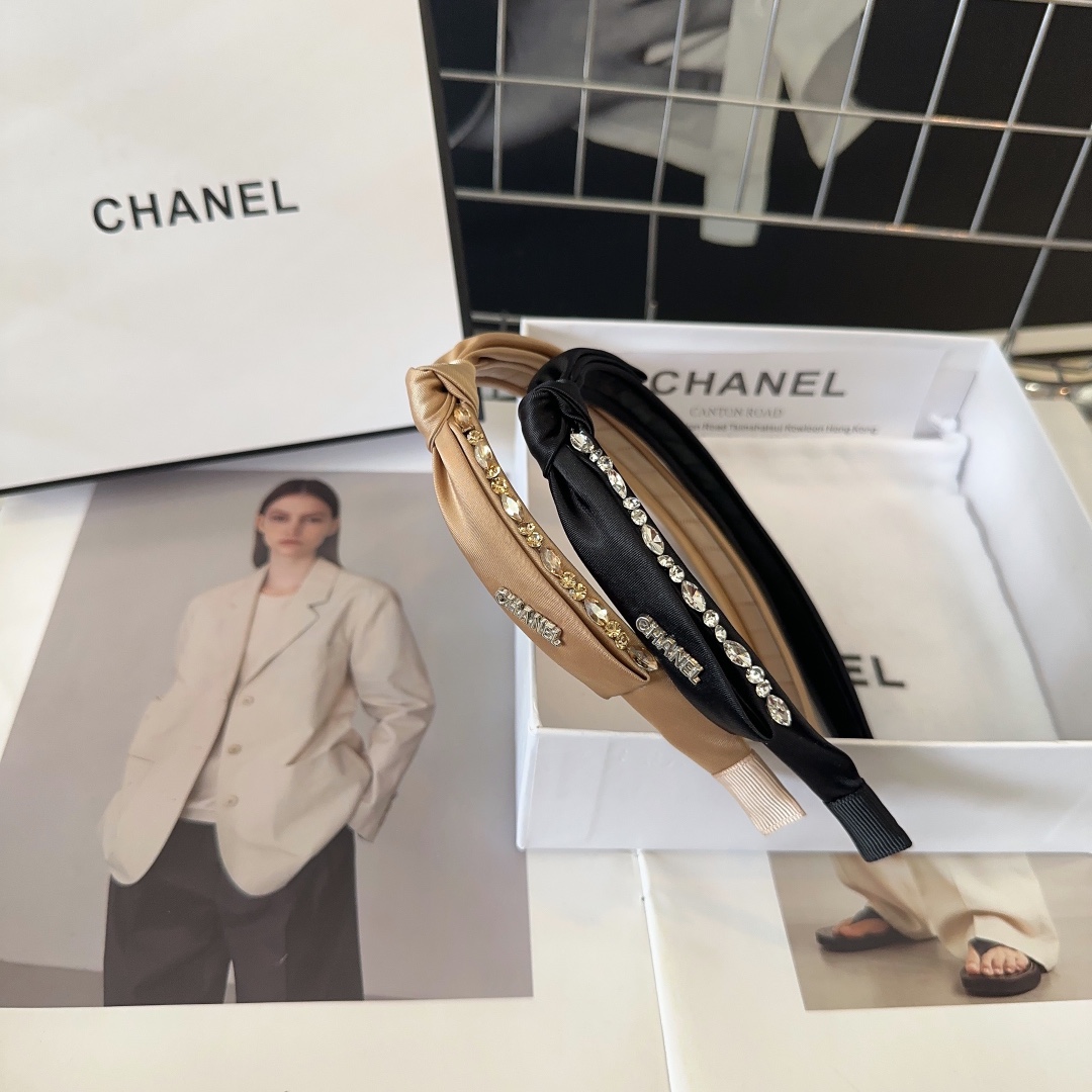 NO:280717,P with packaging box Chanel (Chanel) new small fragrant headband, shiny little diamonds, so beautiful!  Goddess must enter hair accessories, hairpins, chanel, chanel, hairpins19860909P 配包装盒 Chanel (香奈儿)新款小香发箍,闪亮的小钻石,实在太美了！女神必入哦发饰,发夹,chanel,chanel,hairpins,accessory