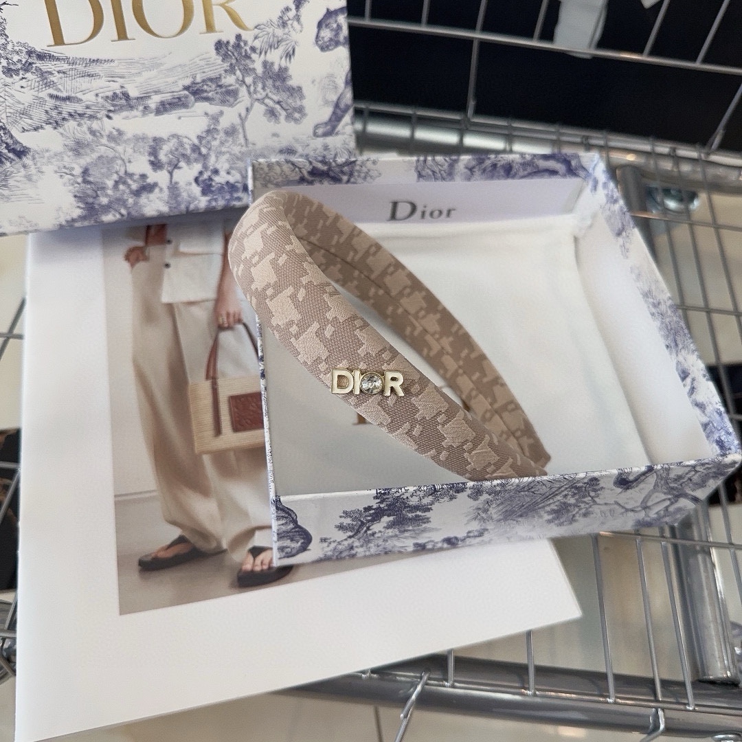 NO:281034,P with packaging box Dior new houndstooth headband, summer fresh series, fashionable and versatile!  Simple and practical, essential hair accessories, hairpins, dior, dior, hairpins19860909P 配包装盒 Dior（迪奥）新款千鸟格发箍,夏日小清新系列,时尚百搭！简单实用 小姐姐必备发饰,发夹,dior,dior,hairpins,accessory