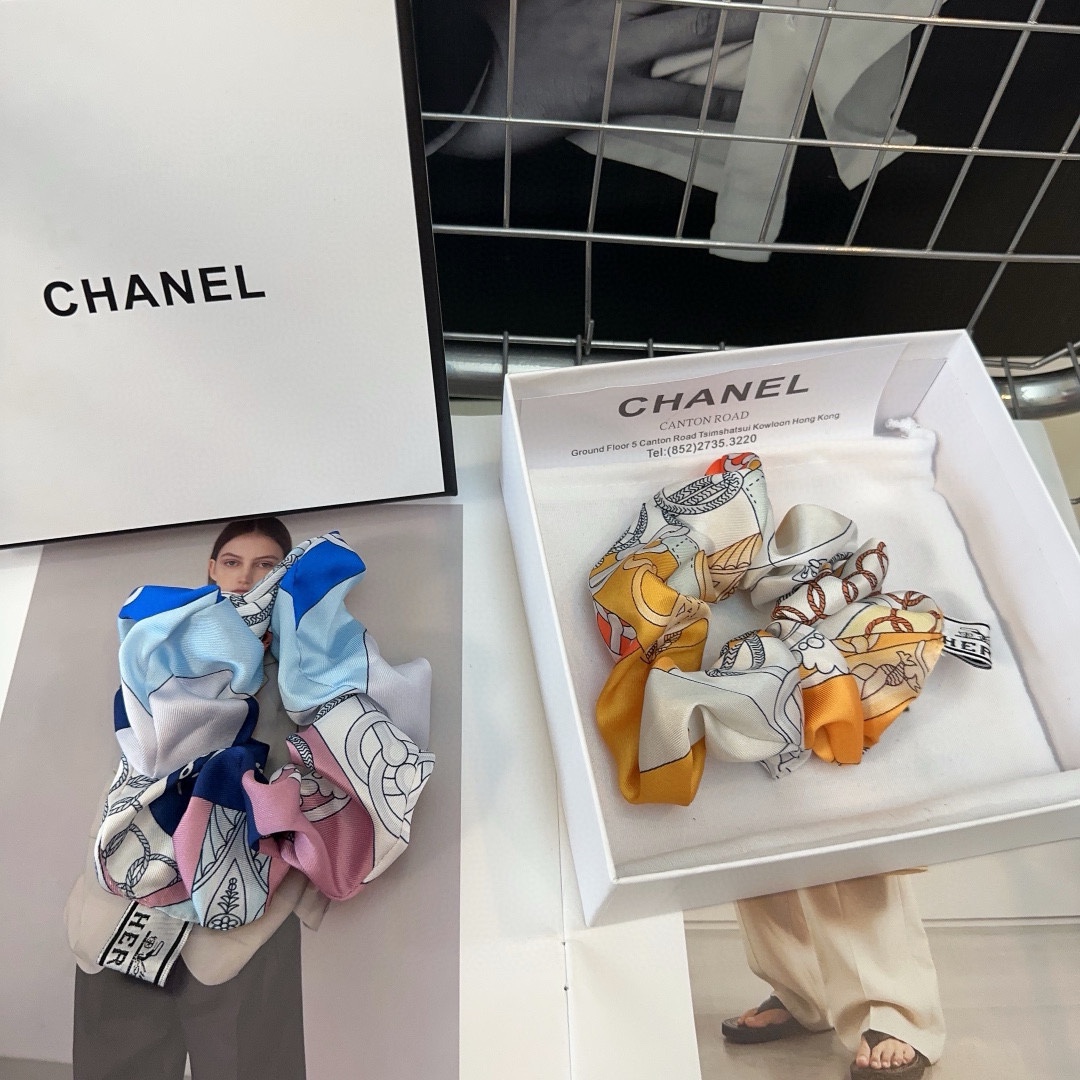 NO:281101,P package box HERMES (Hermes) new chain hair ring, fashionable and stylish, elegant and very easy to match!  A must-have for young ladies…hair accessories, hairpins, hermes, hermes, hairpins19860909P 配包装盒 HERMES（爱马仕）新款链条发圈,时尚潮流,气质大方,非常好搭配！小姐姐必备…发饰,发夹,hermes,hermes,hairpins,accessory