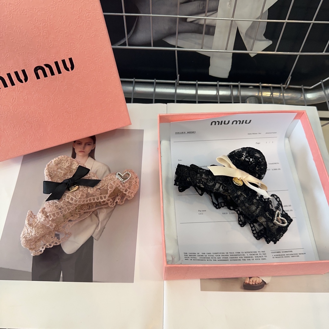 配包装盒miumiu新款爱心字母抓夹简单优雅实用百搭值得入手！