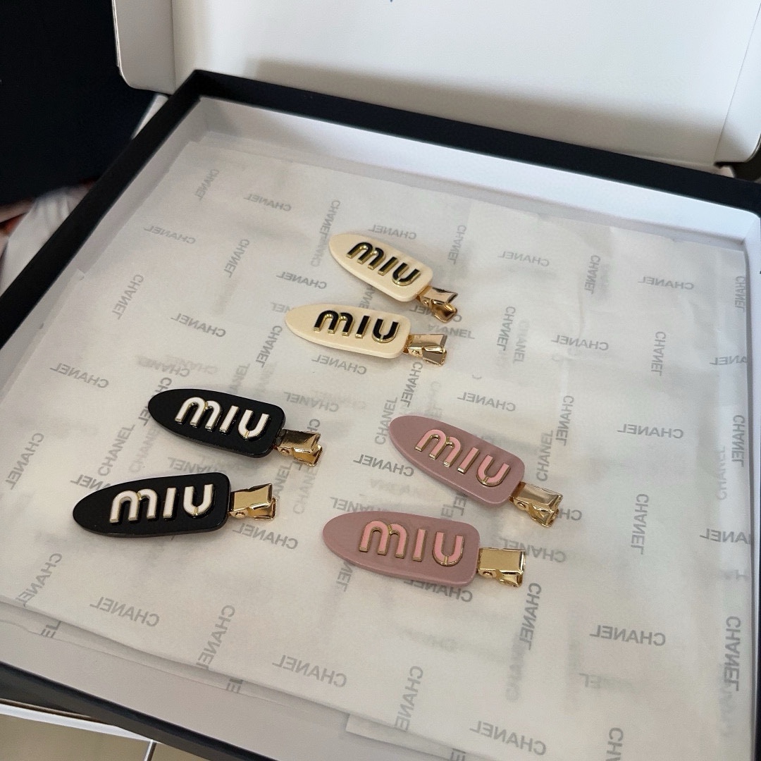 配包装盒miumiu新款叶子边夹刘海夹简单优雅实用百搭值得入手！黑白粉3色