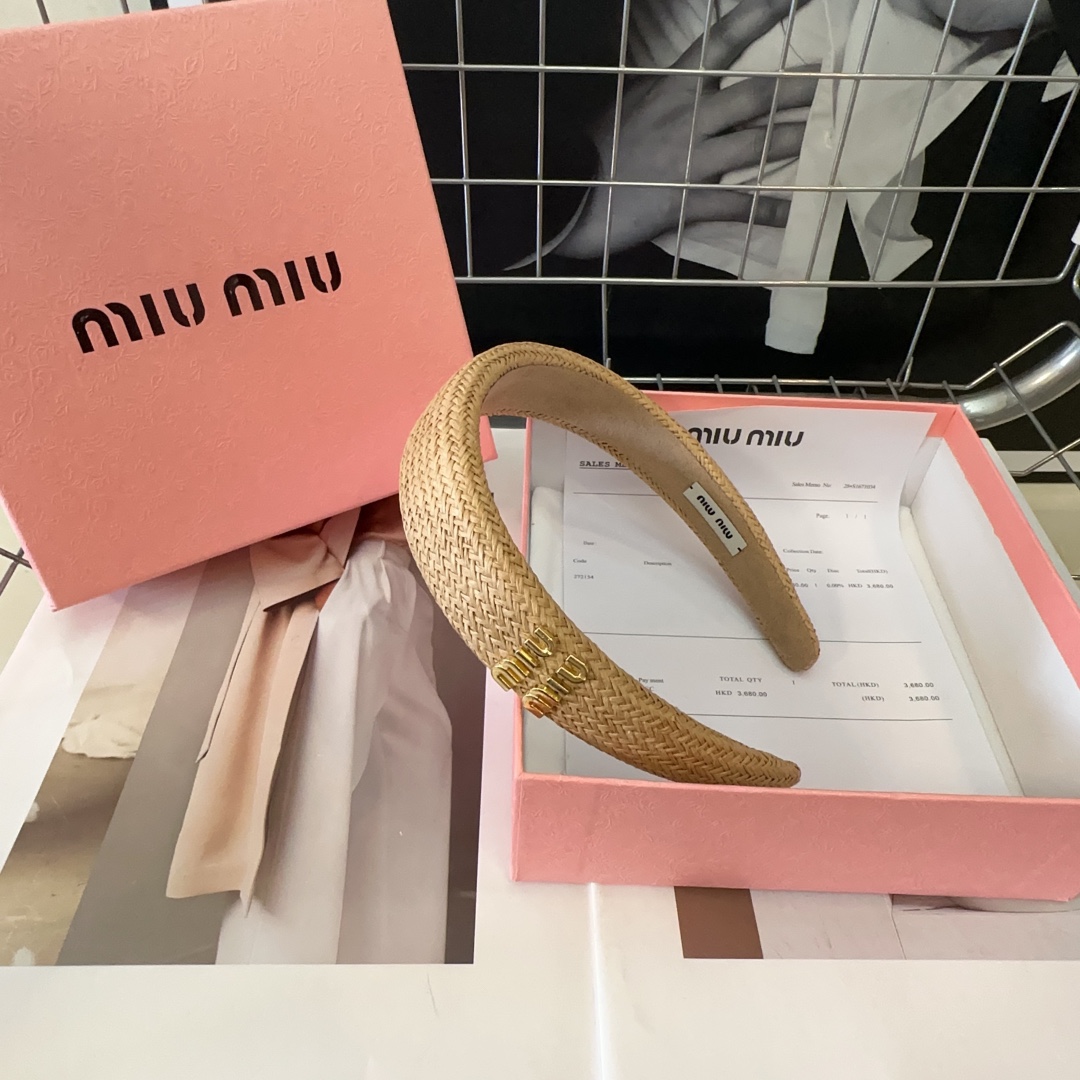 配包装盒miumiu新款字母发箍简单优雅实用百搭值得入手！