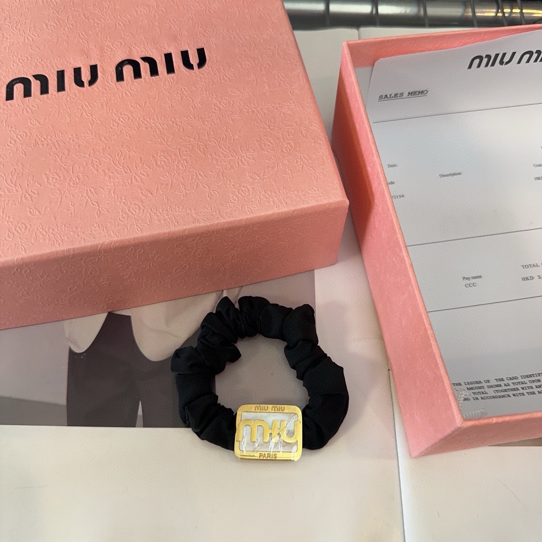 配包装盒miumiu新款字母发圈简单优雅实用百搭值得入手！