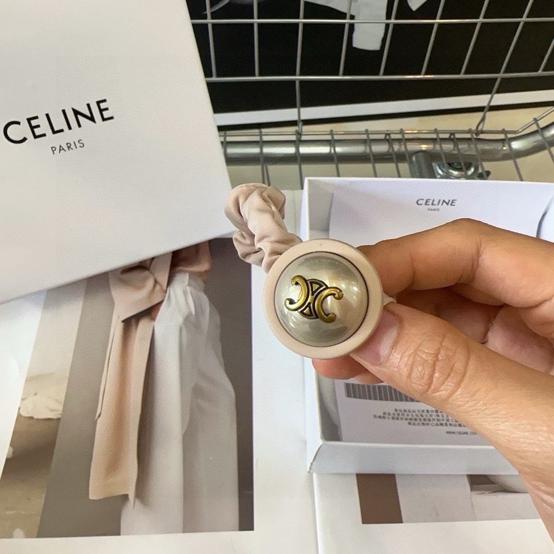 CELINE赛琳凯旋门新款发圈复古风十足甜酷女神必备单品