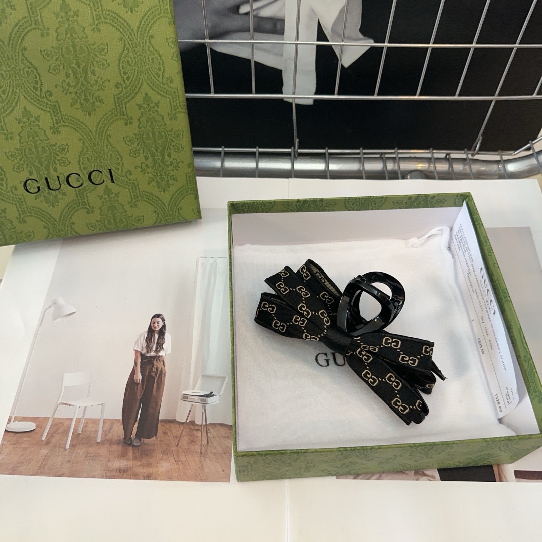 Gucci古奇GG字母抓夹经典字母时尚百搭特别好看！小姐姐必备单品