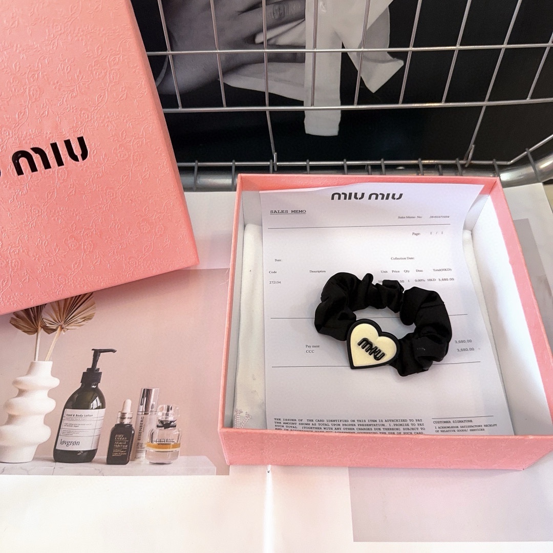 miumiu新款爱心发圈小姐姐变美神器！简单优雅实用百搭！值得入手