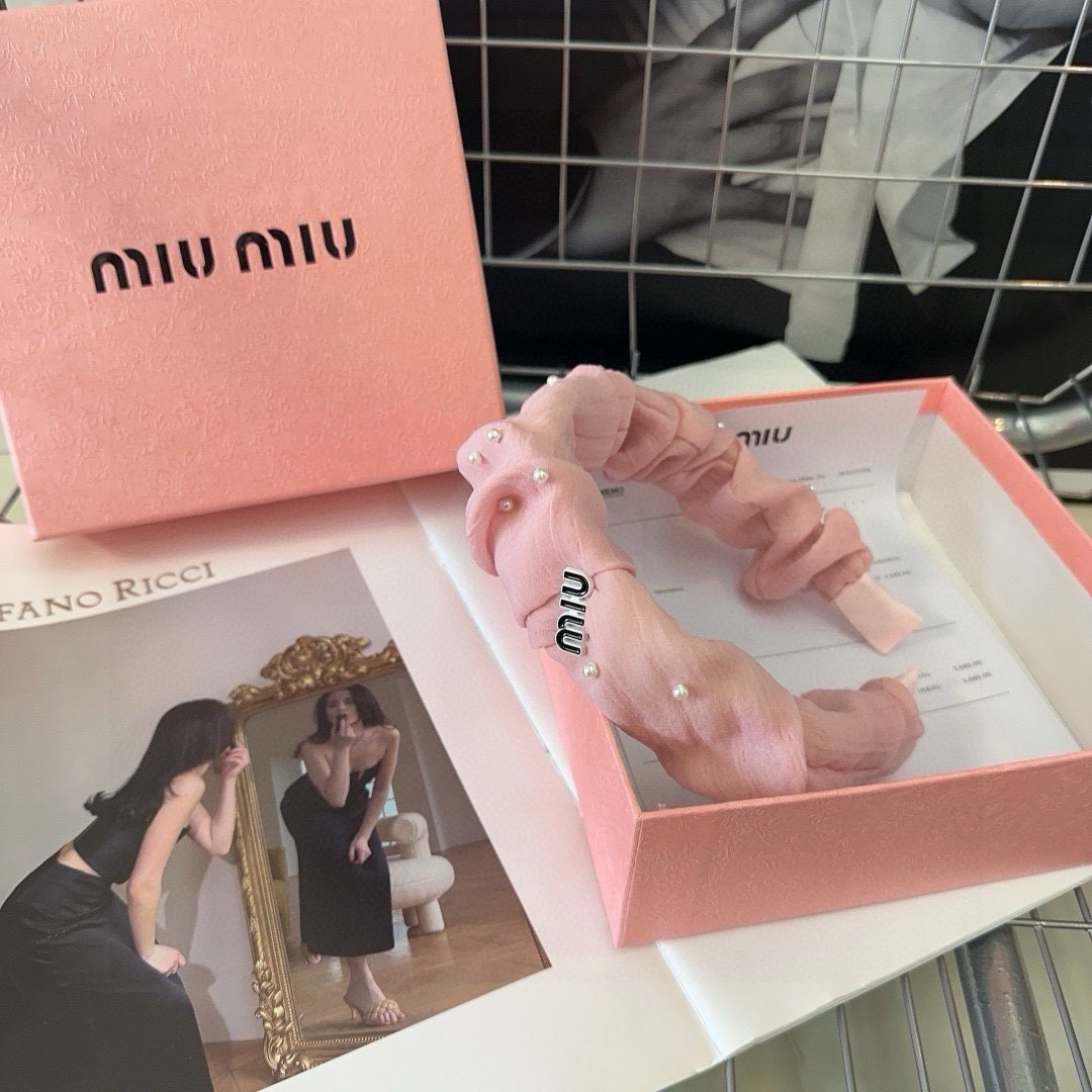 miumiu新款字母发箍夏日甜美系列简单优雅实用百搭非常值得入手！