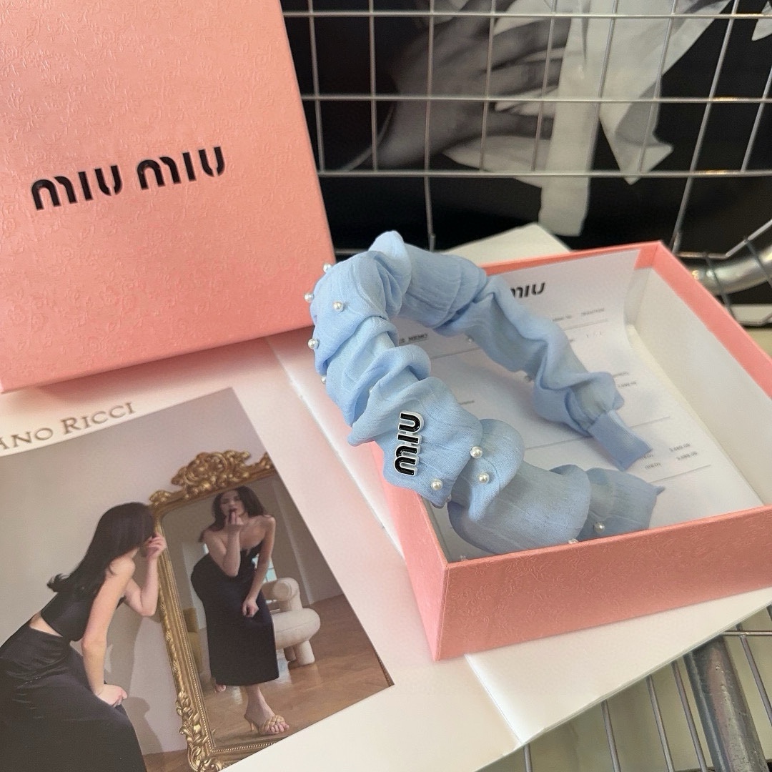 miumiu新款字母发箍夏日甜美系列简单优雅实用百搭非常值得入手！