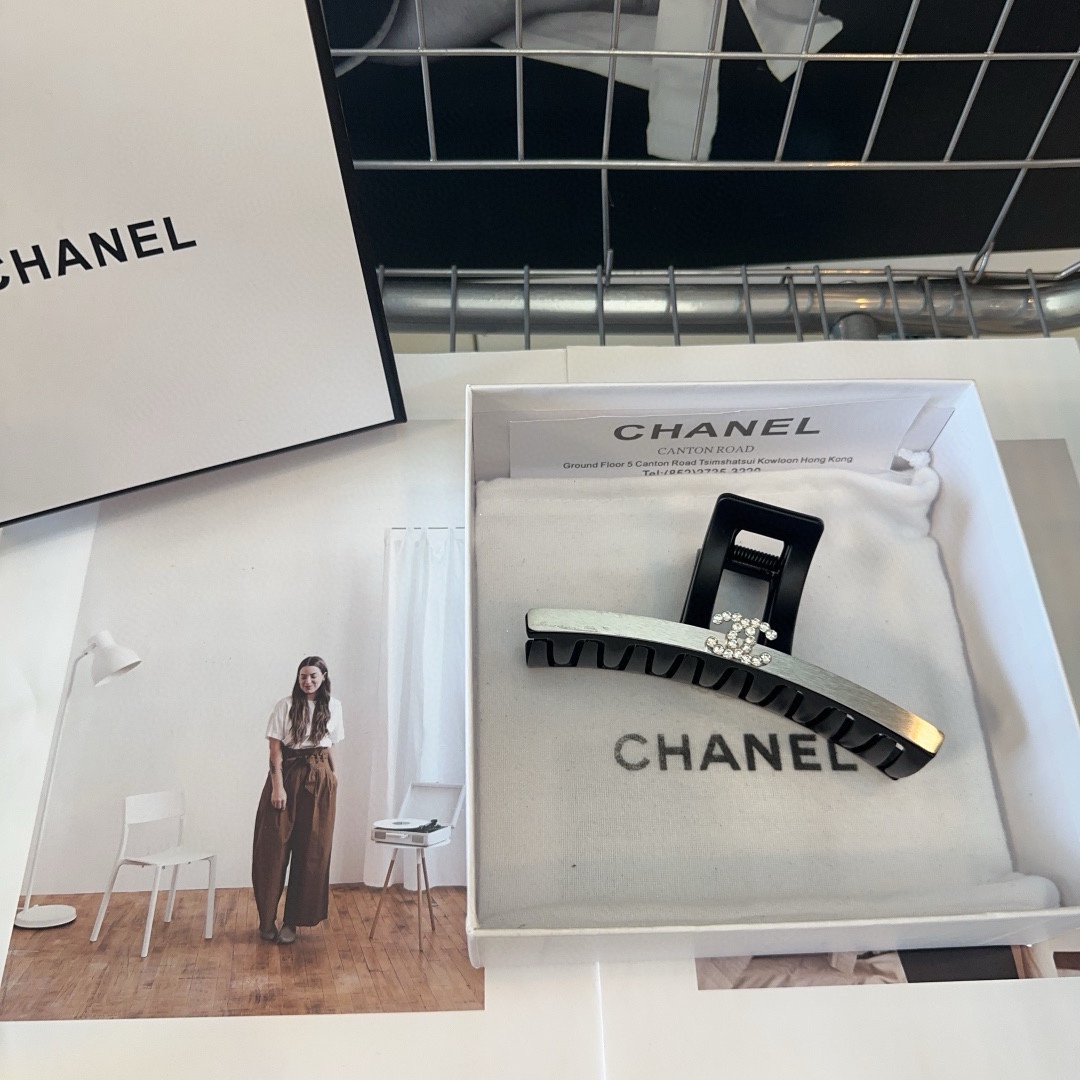 Chanel香奈儿最火爆新款抓夹绝美的一款！时尚潮品小仙女必眼入