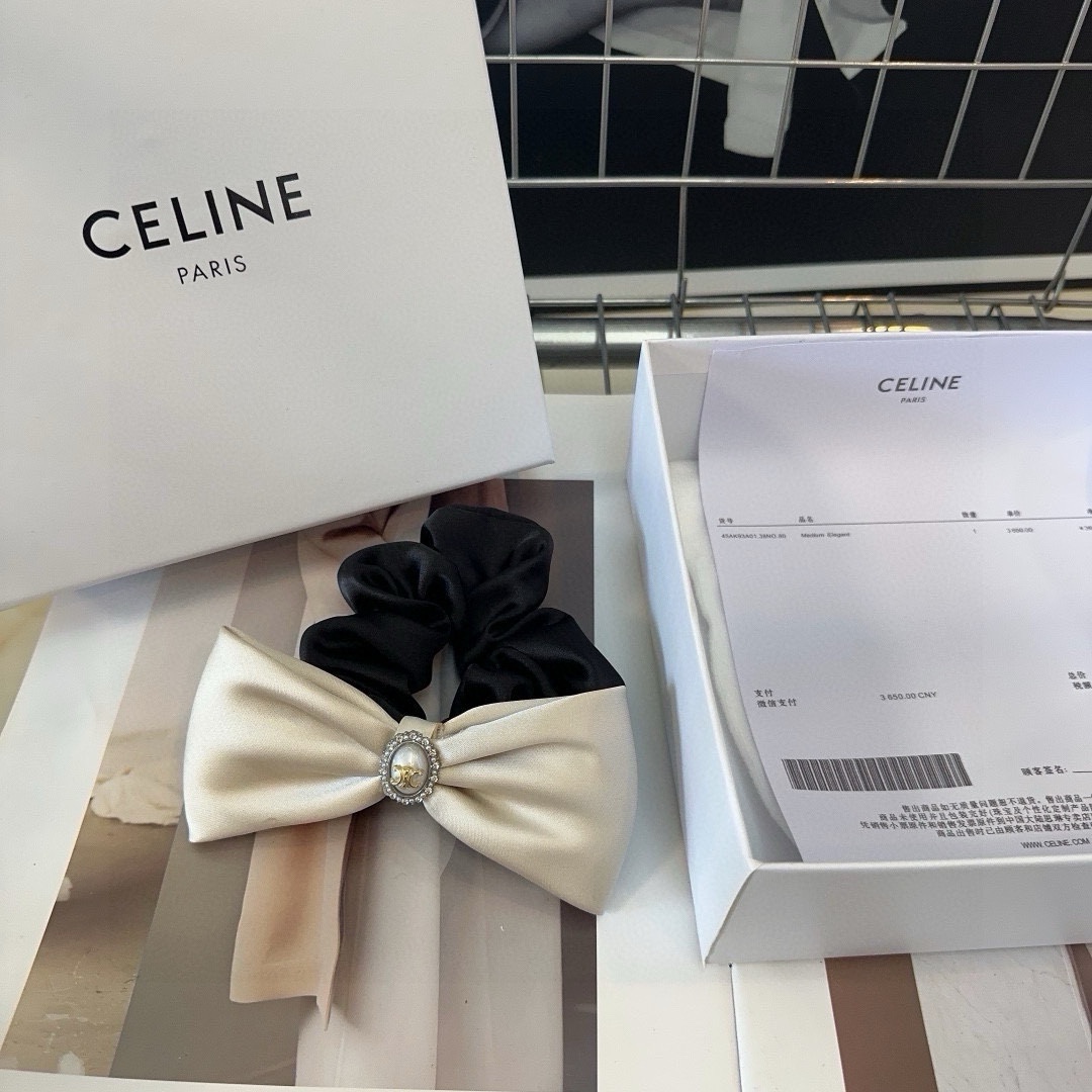 CELINE赛琳凯旋门新款发圈精致舒适非常时尚百搭！女神必备单品