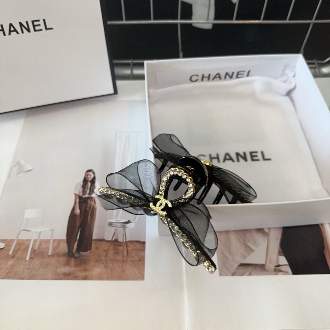 Chanel香奈儿最火爆新款抓夹绝美的一款！时尚潮品小仙女必眼入