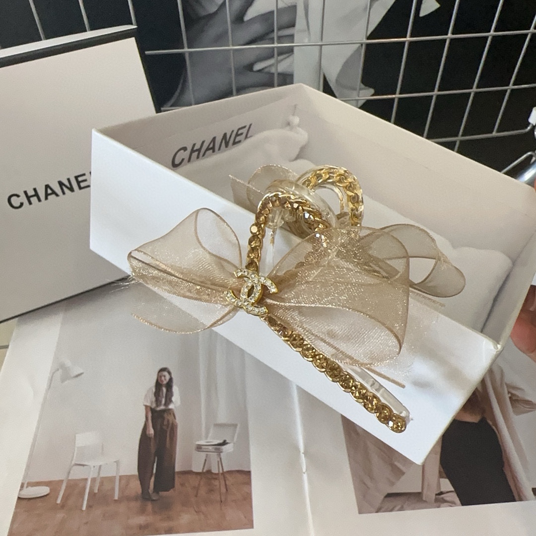 Chanel香奈儿最火爆新款抓夹绝美的一款！时尚潮品小仙女必眼入