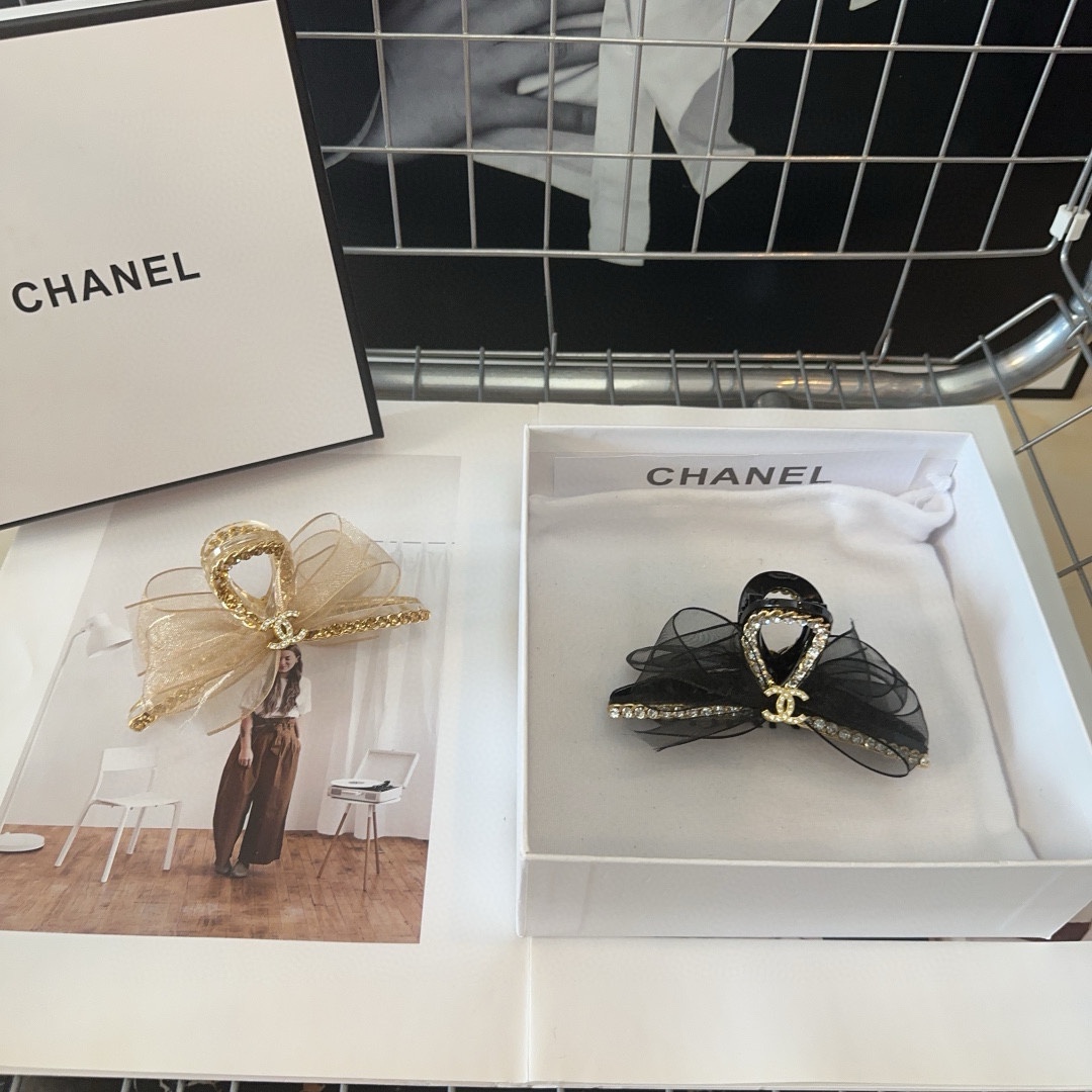 Chanel香奈儿最火爆新款抓夹绝美的一款！时尚潮品小仙女必眼入