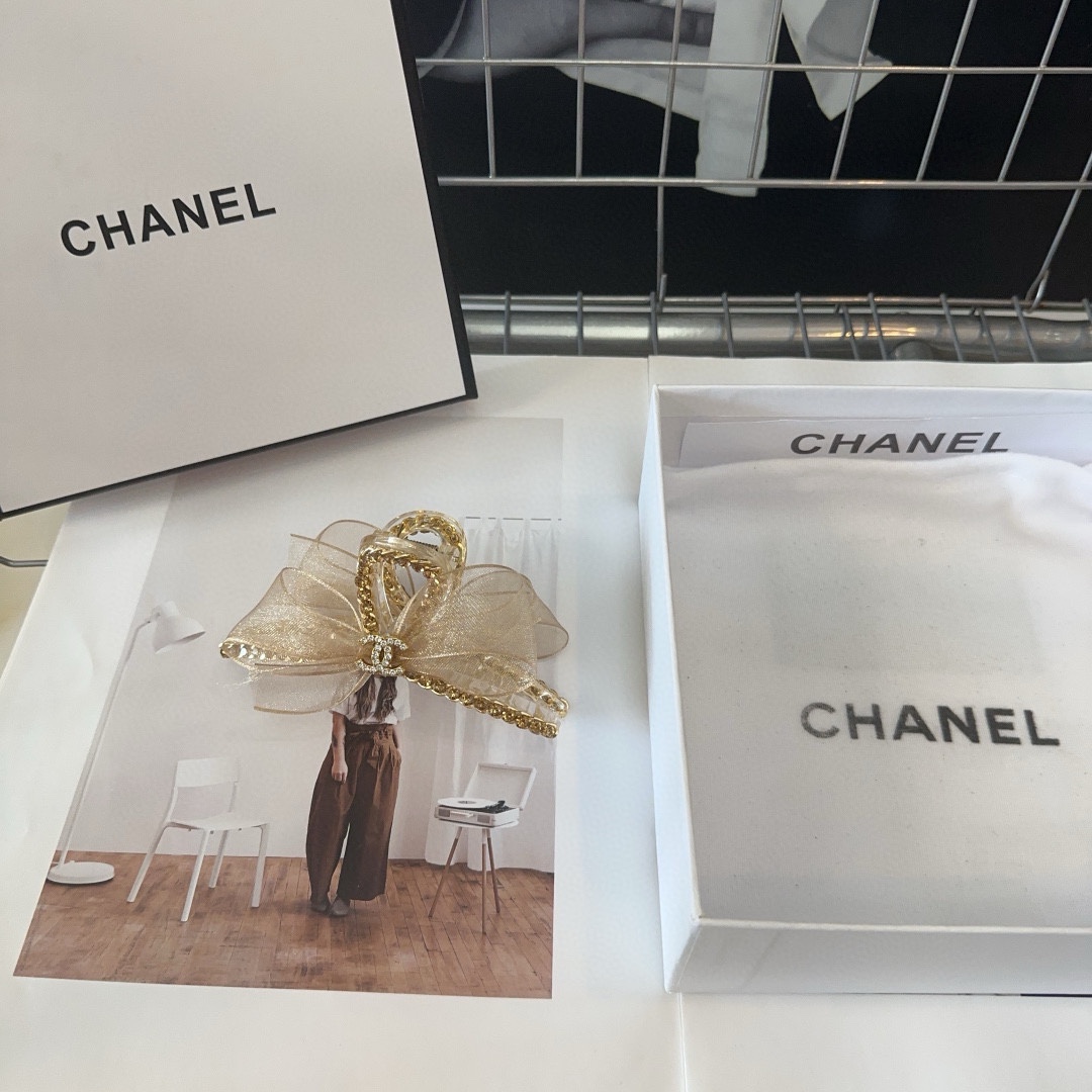 Chanel香奈儿最火爆新款抓夹绝美的一款！时尚潮品小仙女必眼入