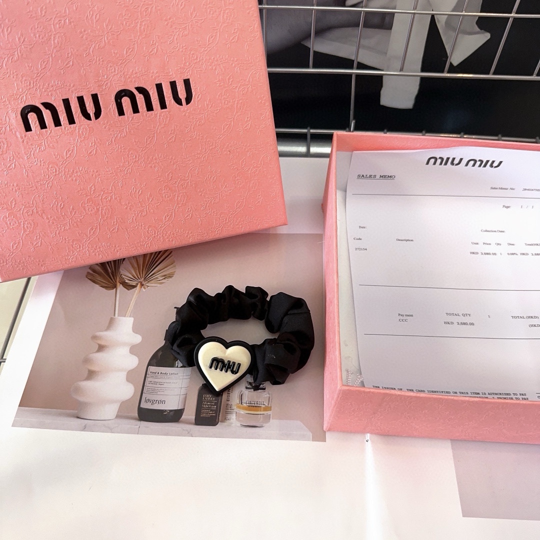 miumiu新款爱心发圈小姐姐变美神器！简单优雅实用百搭！值得入手