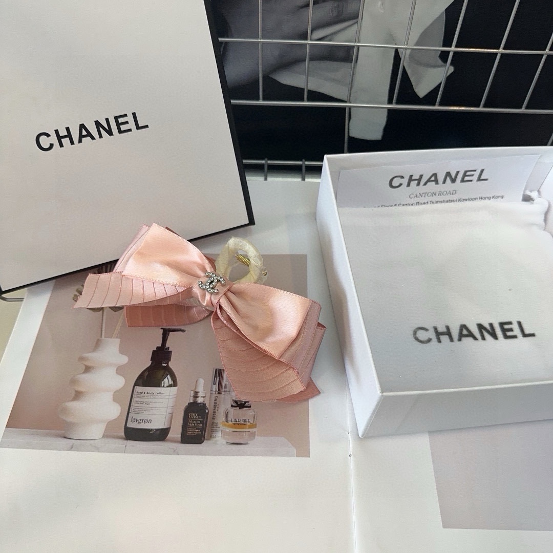 Chanel香奈儿最火爆新款抓夹绝美的一款！时尚潮品小仙女必眼入