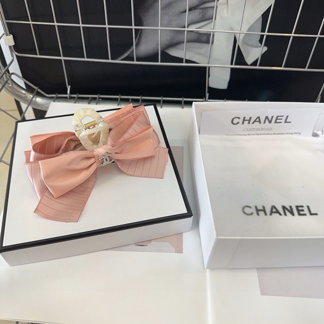 Chanel香奈儿最火爆新款抓夹绝美的一款！时尚潮品小仙女必眼入