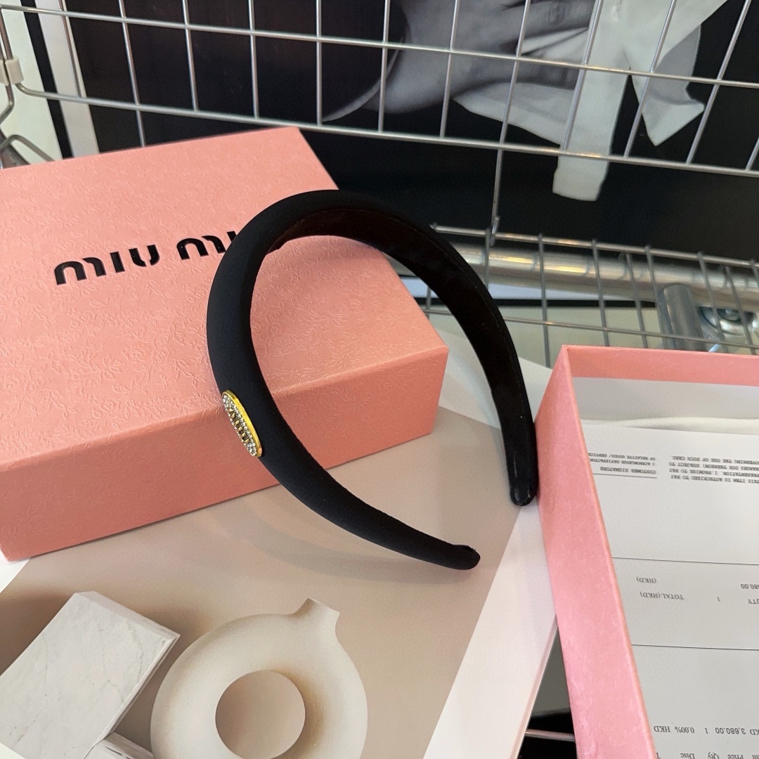 miumiu新款发箍简单优雅实用百搭时尚潮流！小姐姐必备