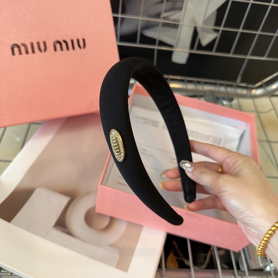 miumiu新款发箍简单优雅实用百搭时尚潮流！小姐姐必备