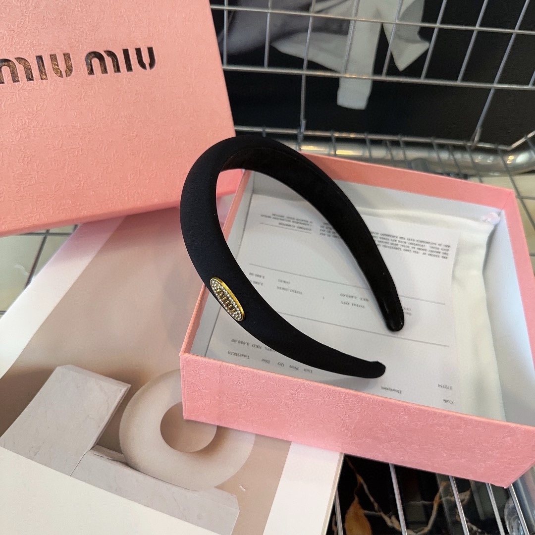 miumiu新款发箍简单优雅实用百搭时尚潮流！小姐姐必备