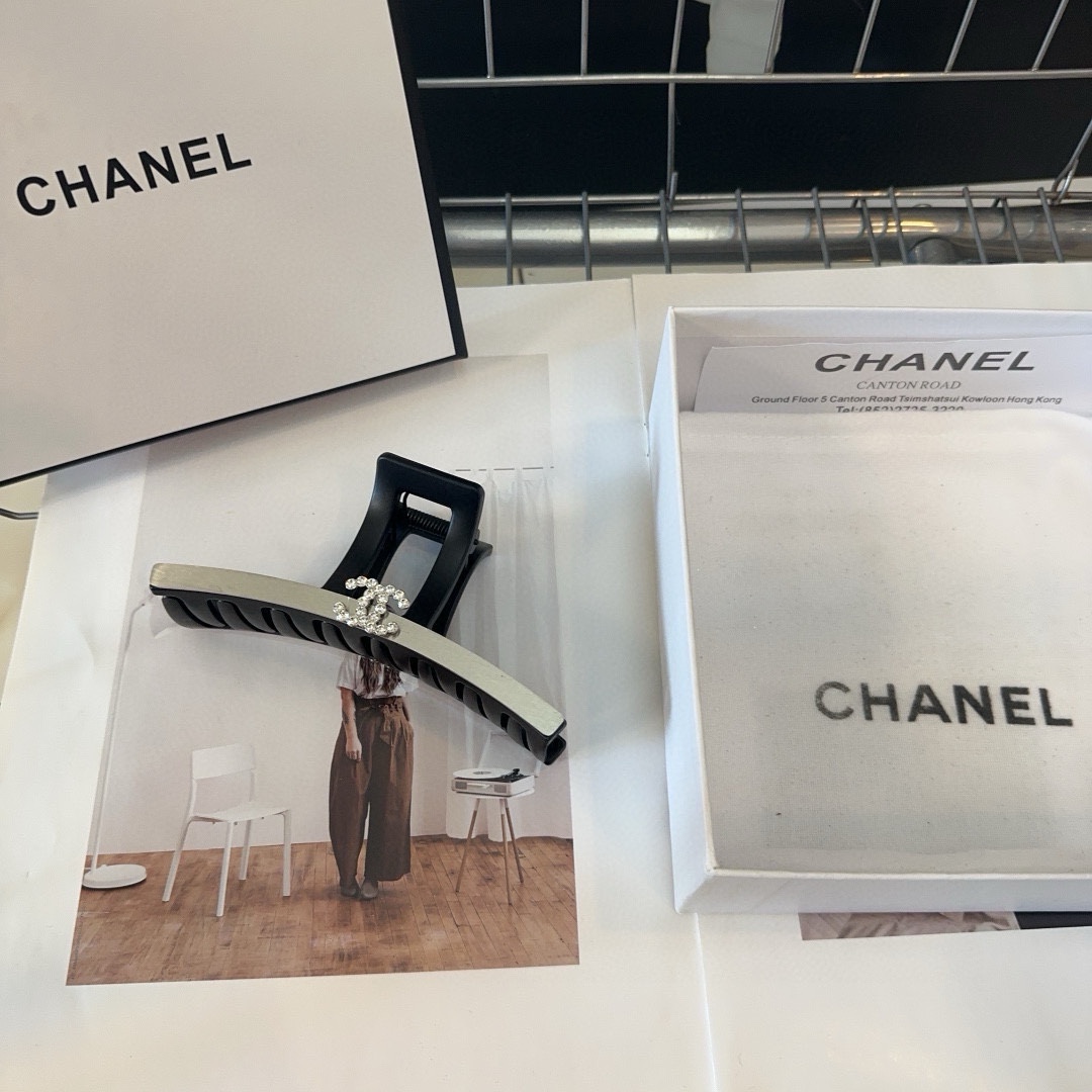 Chanel香奈儿最火爆新款抓夹绝美的一款！时尚潮品小仙女必眼入