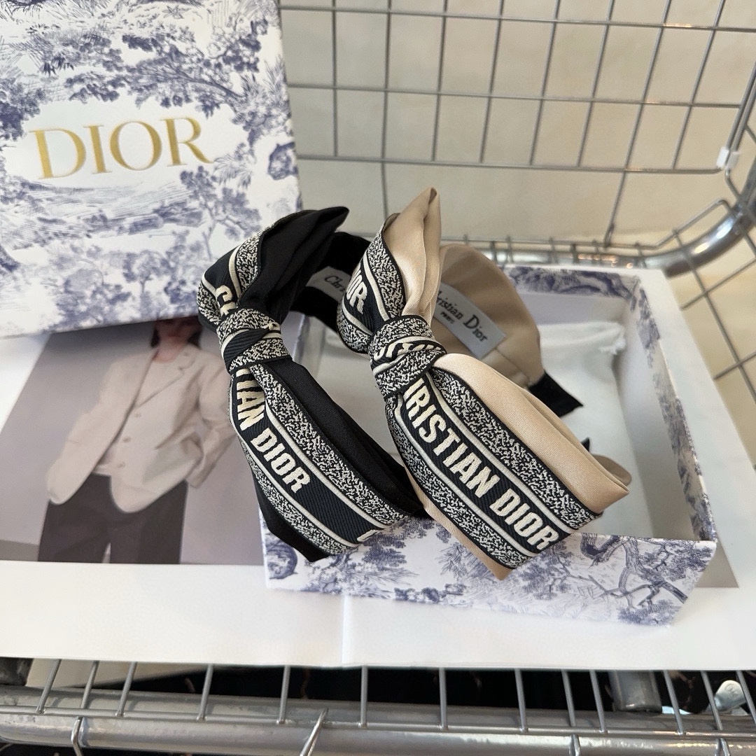 NO:284645,With packaging box Dior new headband, fashionable and versatile!  Simple and practical, essential hairpins, hairpins, dior, dior, hairpins19860909配包装盒 Dior（迪奥）新款发箍,时尚百搭！简单实用 小姐姐必备发夹,发夹,dior,dior,hairpins,accessory
