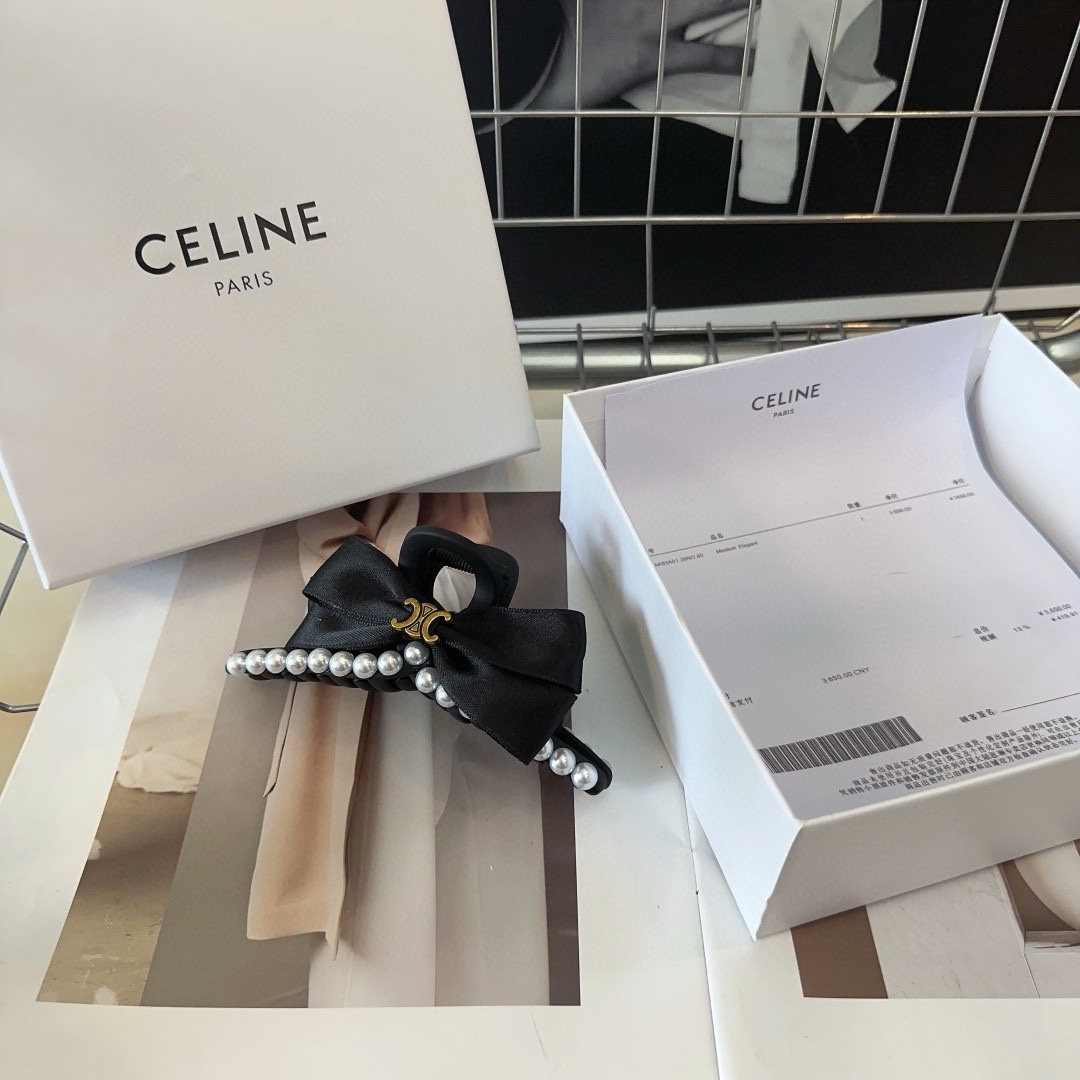 CELINE赛琳凯旋门新款皮质抓夹复古风十足可盐可甜！女神必备单品