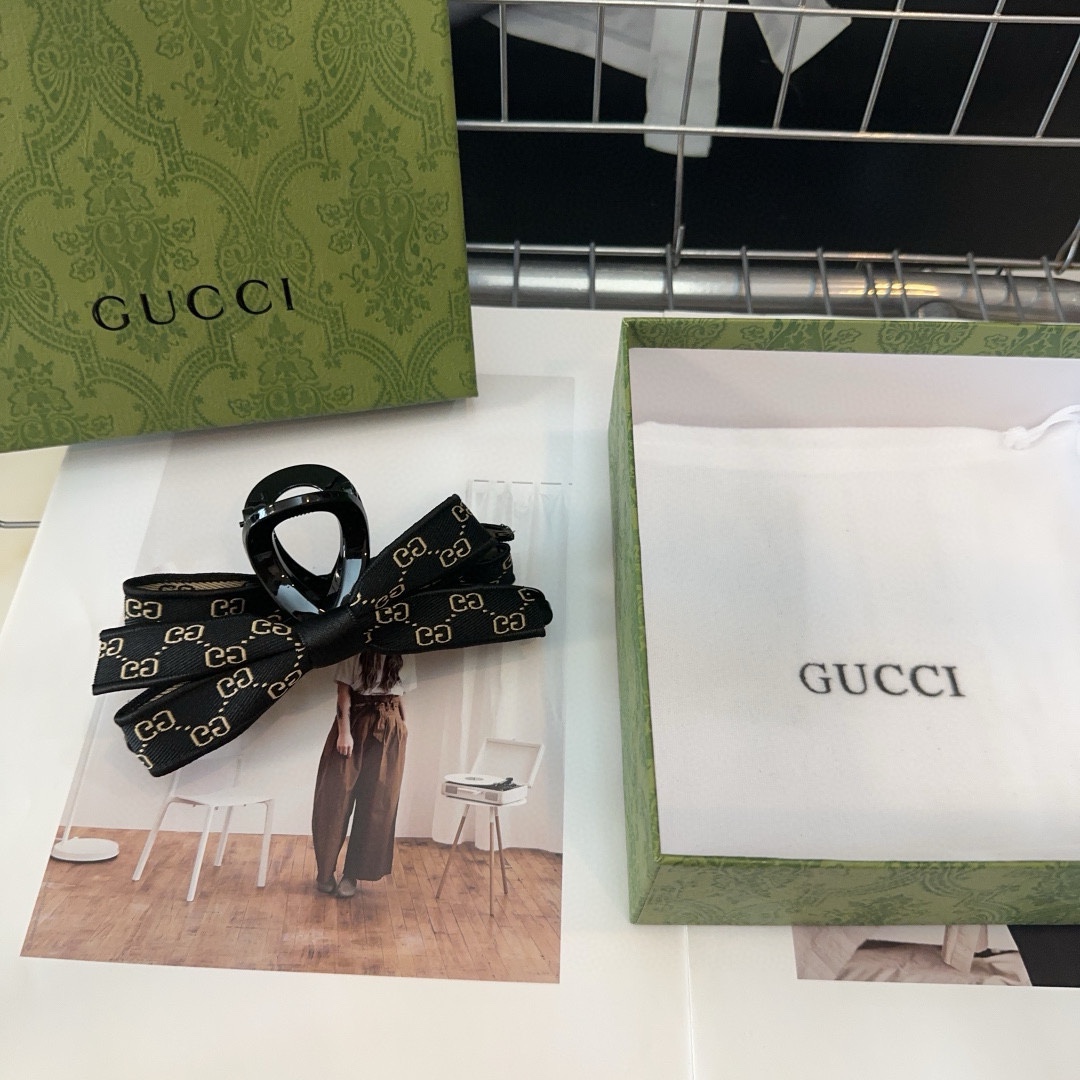 Gucci古奇GG字母抓夹经典字母时尚百搭特别好看！小姐姐必备单品