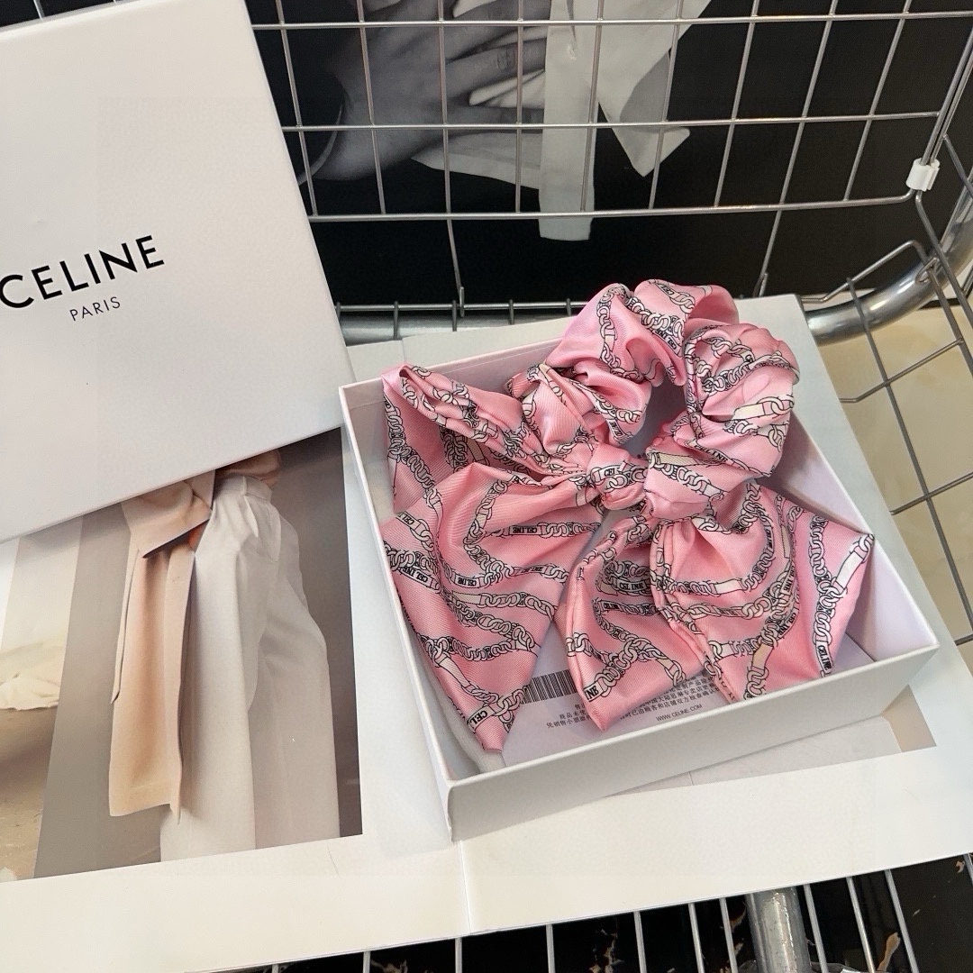 CELINE赛琳凯旋门新款发圈精致舒适非常时尚百搭！女神必备单品