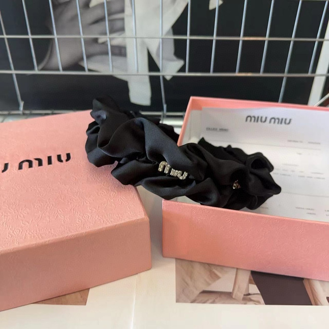 miumiu新款字母发箍简单优雅实用百搭小仙女必备单品