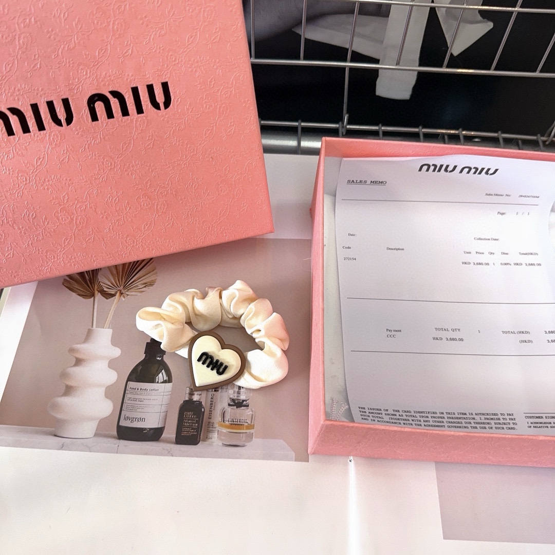 miumiu新款爱心发圈小姐姐变美神器！简单优雅实用百搭！值得入手