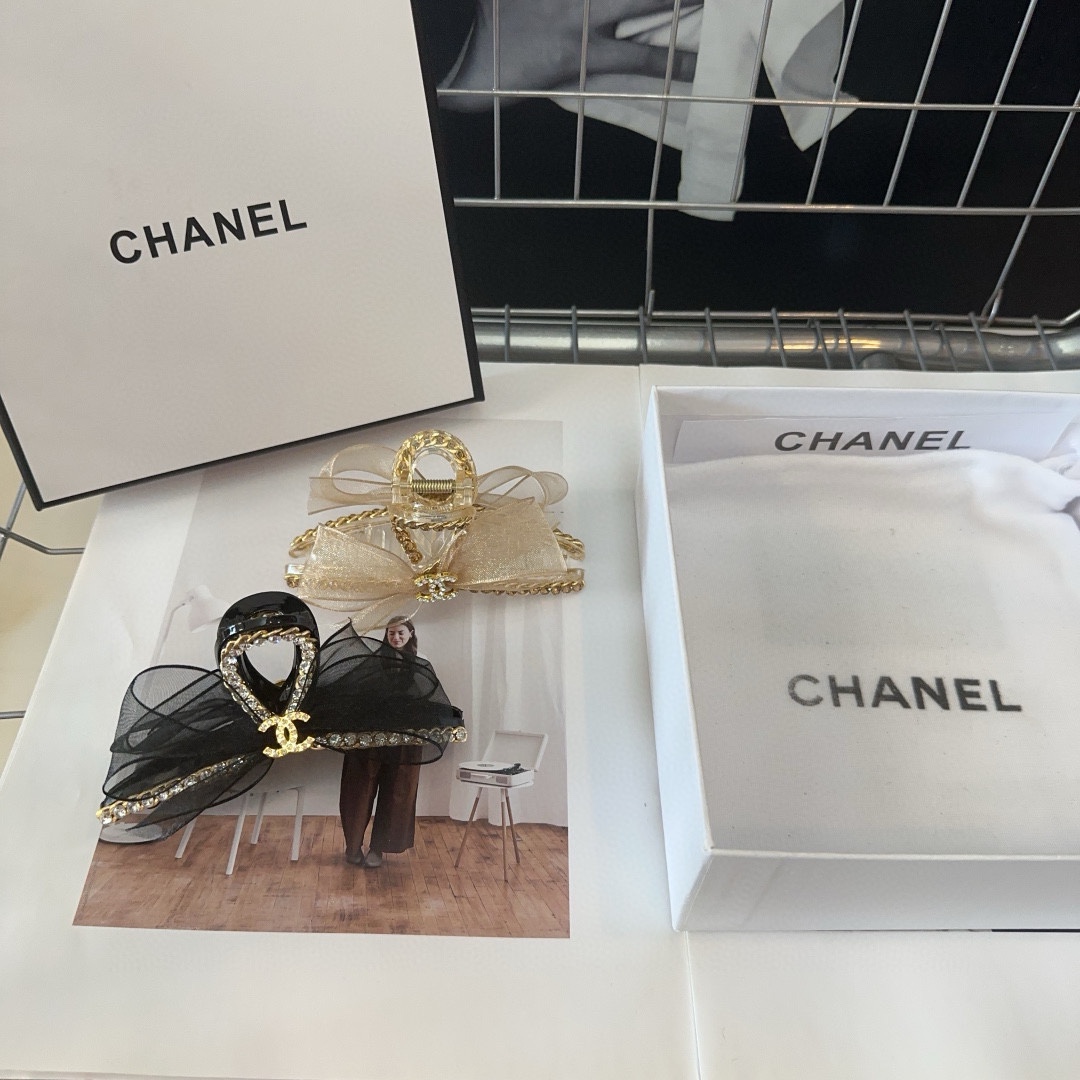 Chanel香奈儿最火爆新款抓夹绝美的一款！时尚潮品小仙女必眼入