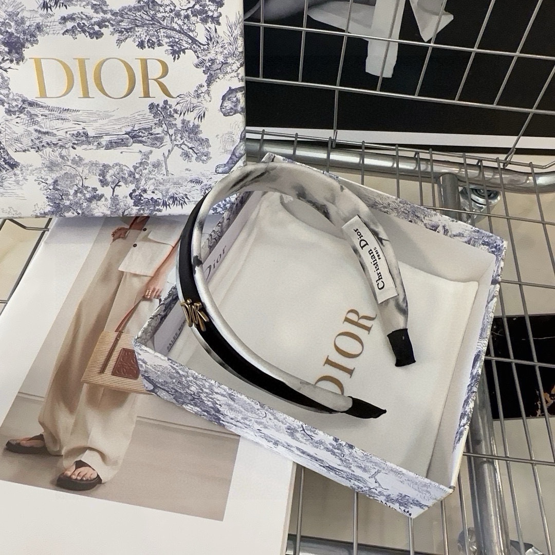 NO:285113,With packaging box Dior's new ink-splashed headband, full of retro atmosphere!  Matched with exquisite logo, fashionable and versatile, young ladies must-have hairpins, hairpins, dior, dior, hairpins19860909配包装盒 Dior（迪奥）新款泼墨水画发箍,满满的复古气息！搭配精致的Logo,时尚又百搭,小姐姐必入款发夹,发夹,dior,dior,hairpins,accessory