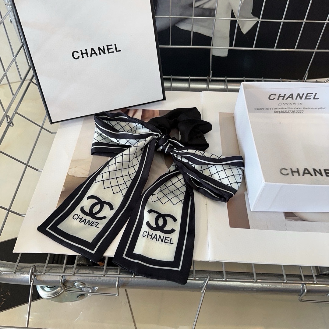 NO:285366,P with packaging box Chanel (Chanel) latest small fragrance ribbon hair ring, simple and practical, fashionable and trendy!  A must-have for fairies…hairpins, hairpins, chanel, chanel, hairpins19860909P 配包装盒 Chanel (香奈儿)最新小香飘带发圈 简单实用,时尚潮流！小仙女必备…发夹,发夹,chanel,chanel,hairpins,accessory
