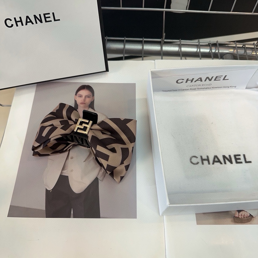 P 95 🎁 PACKAGING BOX FENDI (FENDI) NEW F-CLIPS, RETROSPECT, ALMOST PERFECT! MY SISTER CLOSED HER EYES.. - 图片 1