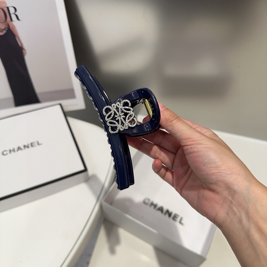 Givenchy’s New Ink-Blue Packaging Box: Simple, Hot, Perfect for the Trend! - 图片 3