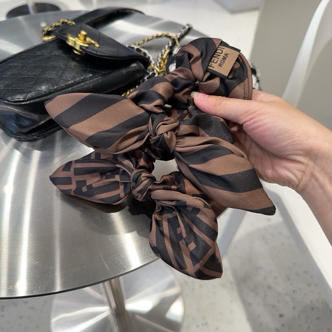 Fendi’s New F-Rings Packaging Box with Retro Fabrics – A Hundred Pieces! - 图片 8
