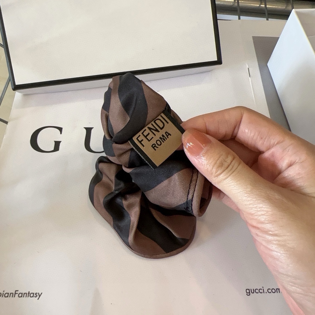 P 99 🎁 PACKAGING BOX FENDI (FENDY) THE NEW F-RING, RETROSPECT, ALMOST PERFECT! MY SISTER CLOSED HER EYES.. - 图片 3