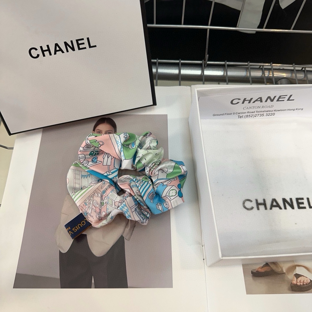Louis Vuitton’s New Stylish Packaging Box for P99: Simple, Practical, and Trendy.