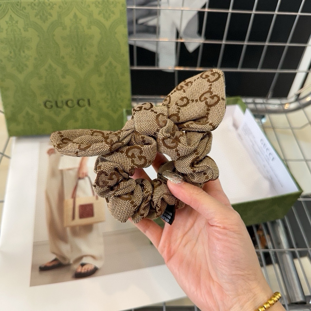 Luxury Gucci Packaging Box with G.G. Circles and Bows for Limited Edition Item - 图片 3