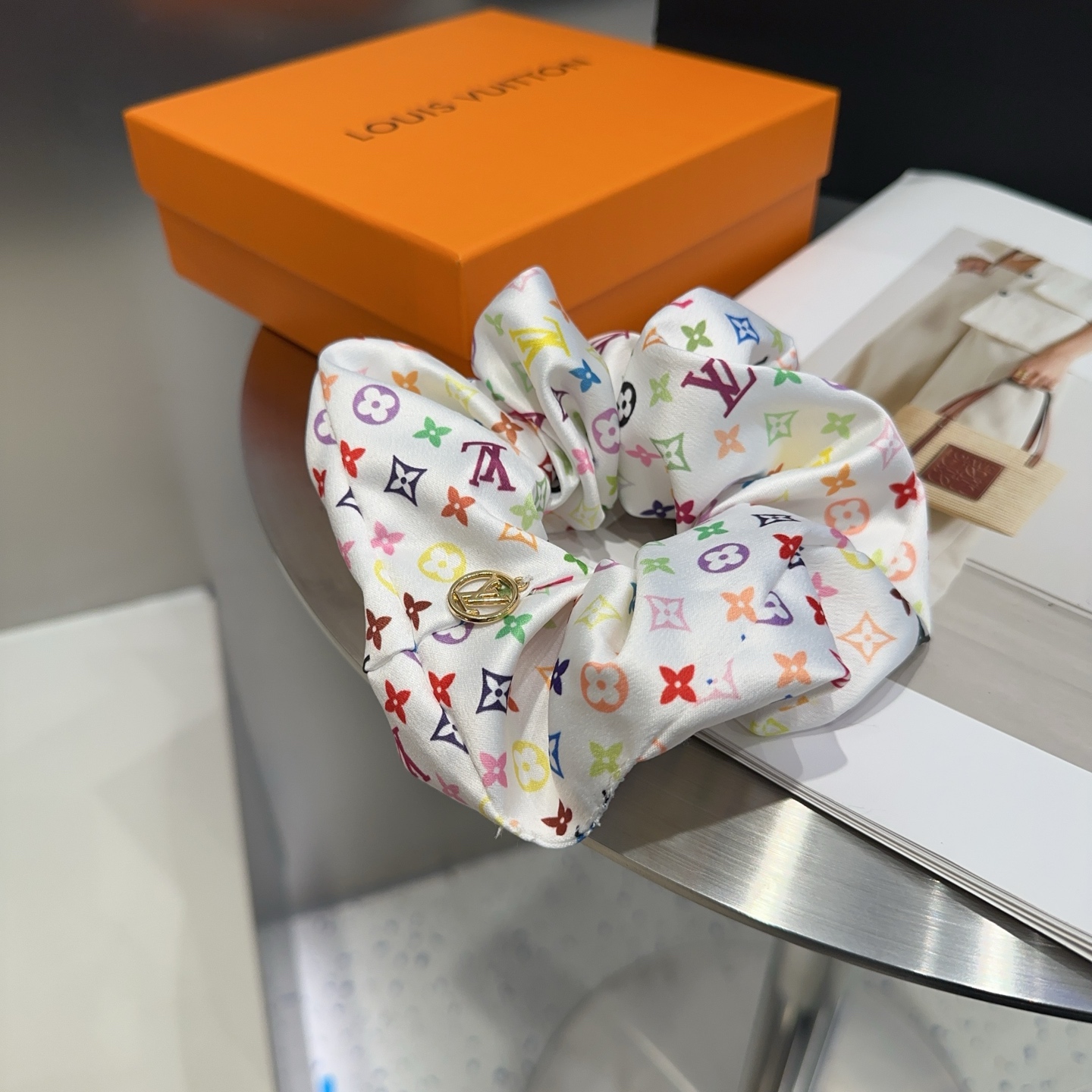 Louis Vuitton Packaging Box: Classic LV Symbol, Simple Atmosphere, Super Hot. - 图片 6
